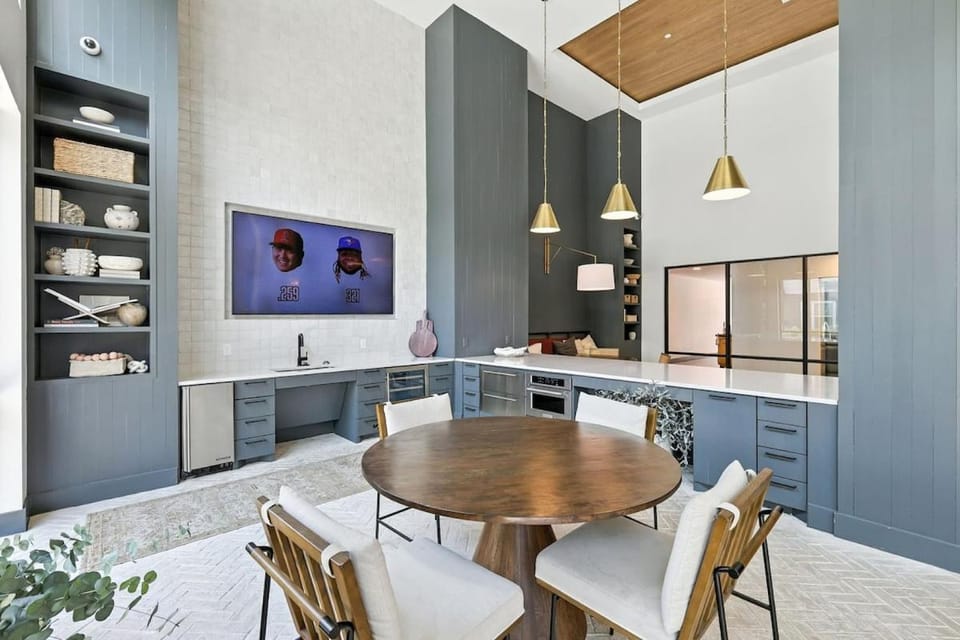 43 Upscale 2B Retreat, Downtown FW Near Stockyards Apartment in Fort Worth