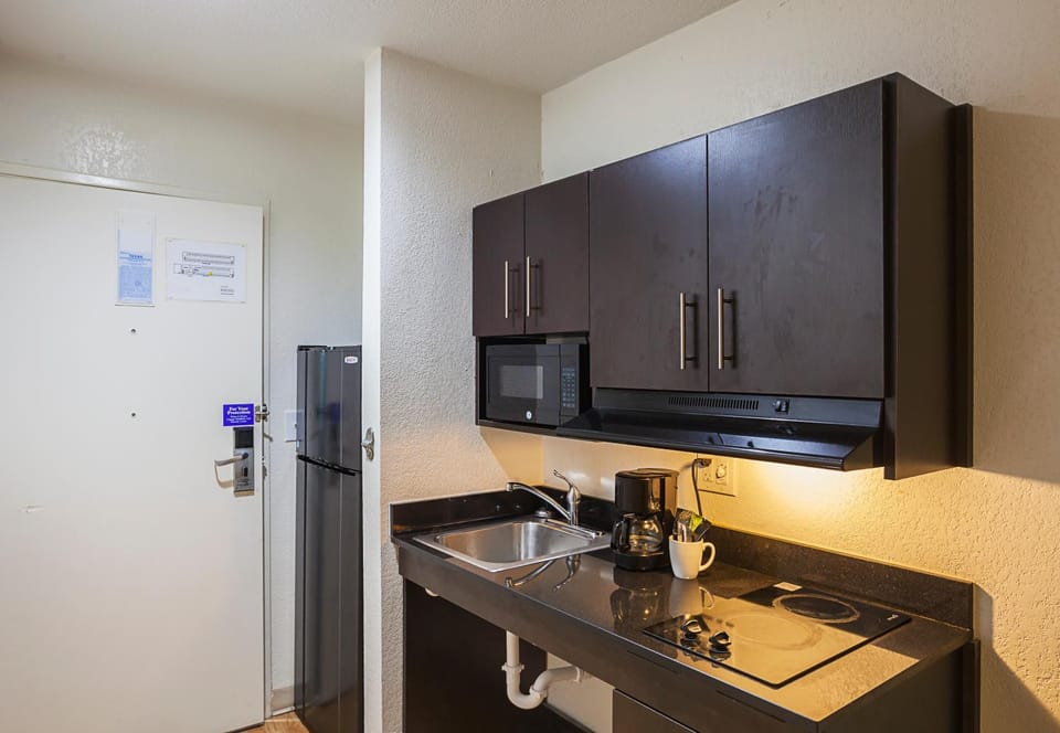 Kitchen or kitchenette, Area and facilities