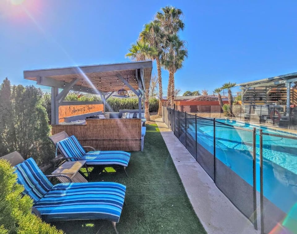 Vegas Speakeasy I HotTub I Pool I Games I Stadium Villa in Paradise