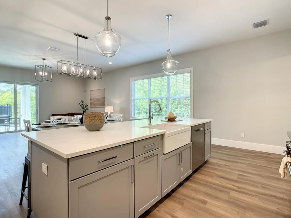 Kitchen or kitchenette, kitchen