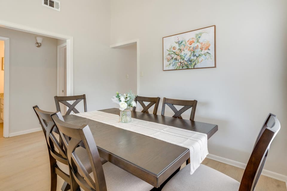 Easy Tailgate Access! Home 3 Mi to College Station House in College Station