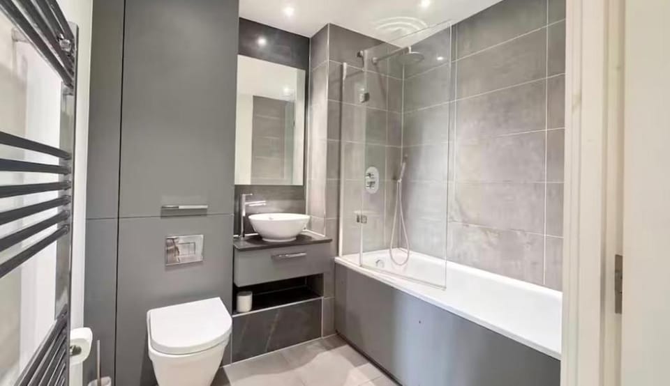 Riverside Rooms and Apartments Vacation rental in London
