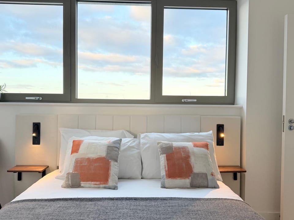 Riverside Rooms and Apartments Vacation rental in London