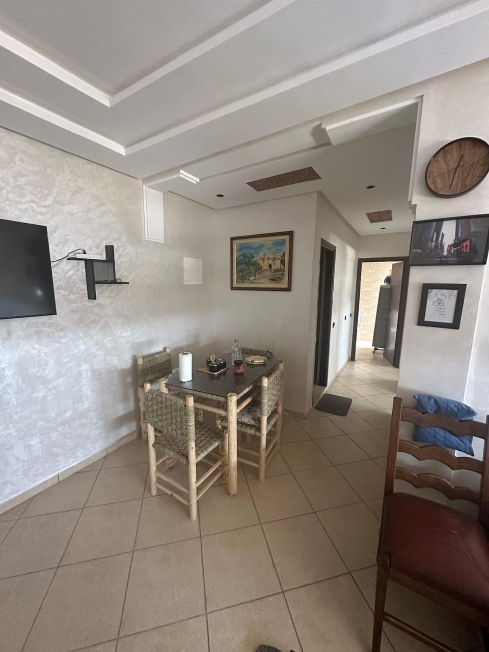 Seating area, Dining area