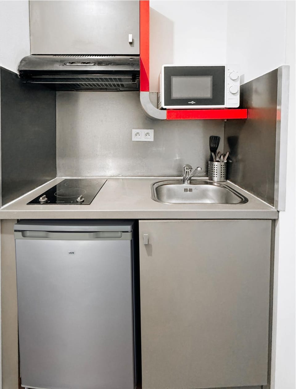 Kitchen or kitchenette, stove, kitchen