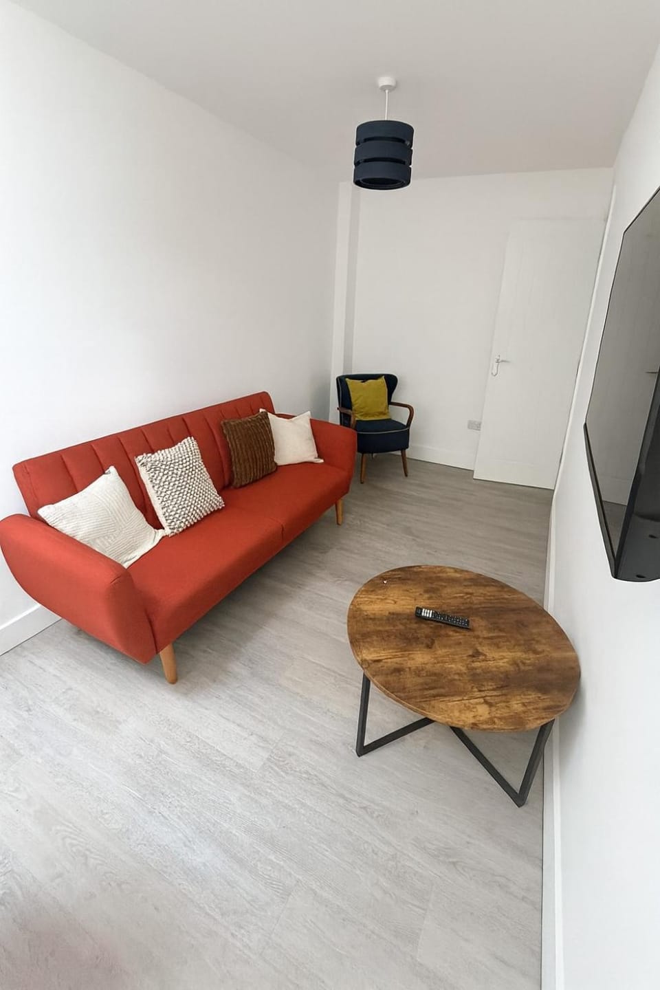 Communal lounge/ TV room, TV and multimedia, Living room, Seating area, Evening entertainment