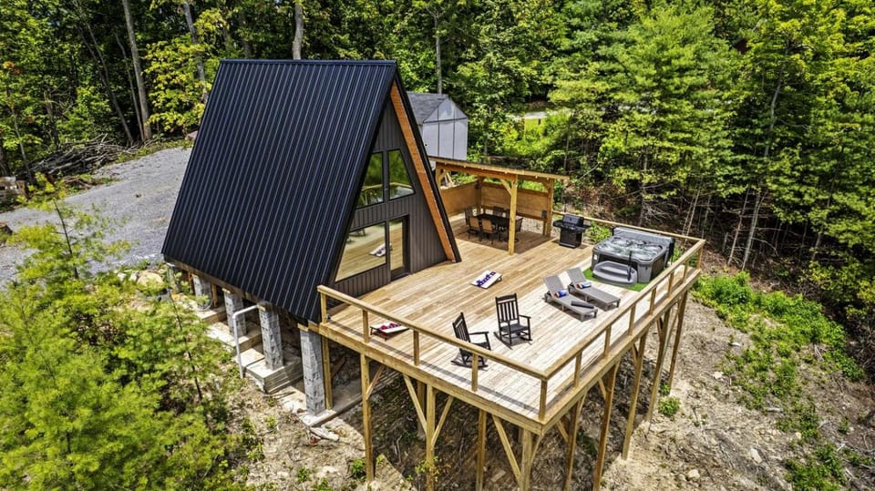 Modern A-Frame Cabin with Breathtaking Views of the Smoky Mountains, Perfect for Families or Groups Cabin in Hartford