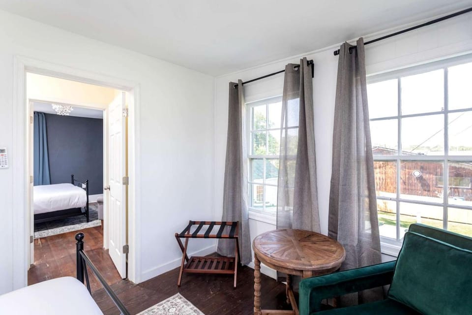 Seating area, Bedroom