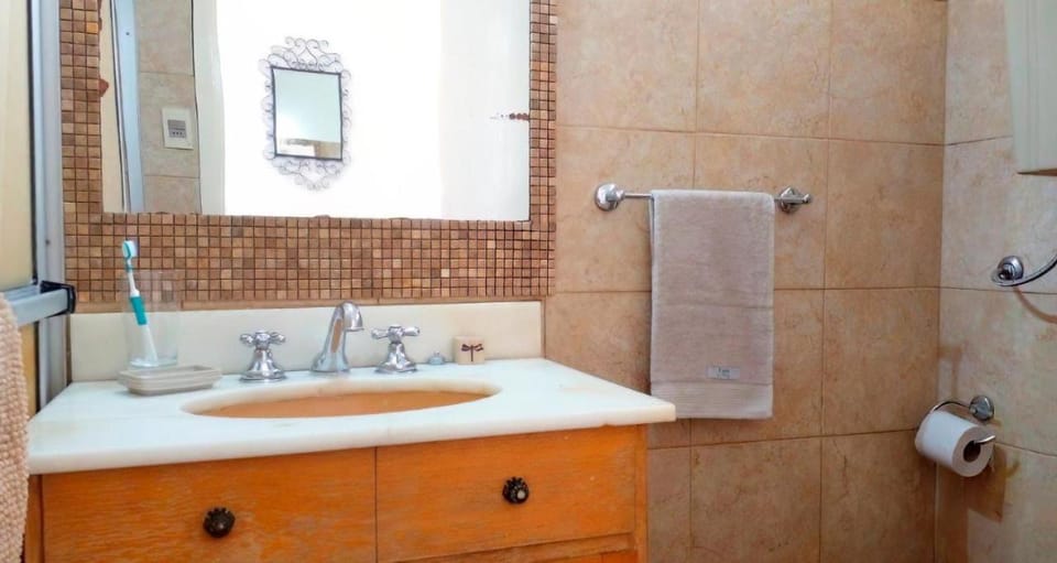 Shower, Bathroom, towels