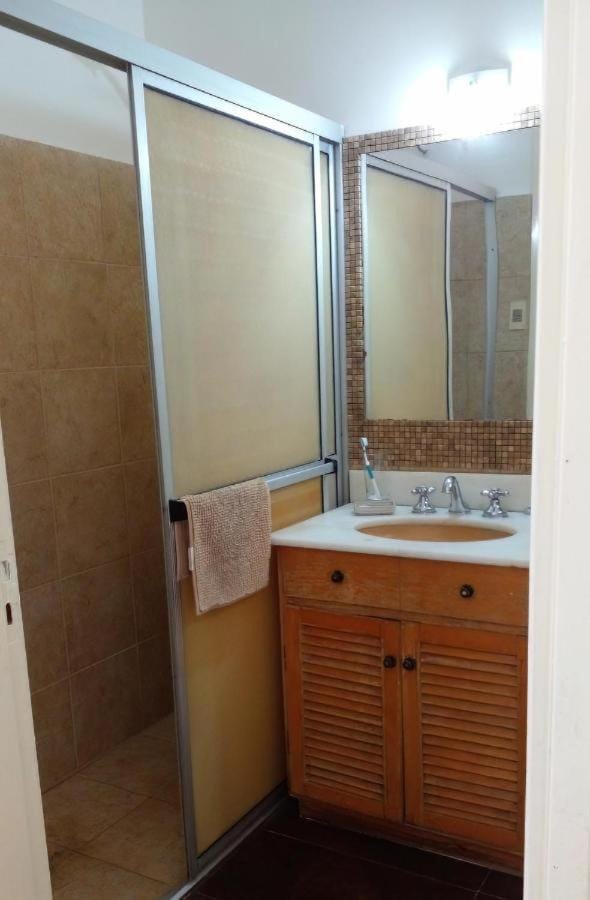 Shower, Bathroom, towels