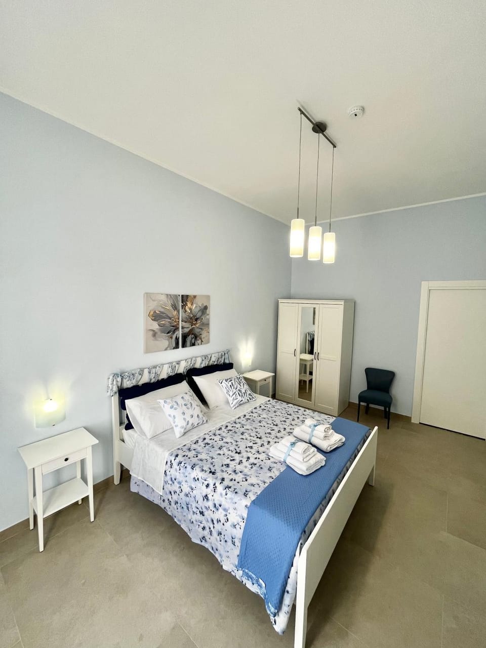 Bed, Photo of the whole room, Bedroom, wardrobe