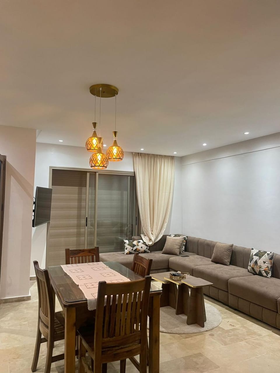Appartement vu sur piscine à 5 minutes de la plage Apartment in Casablanca-Settat
