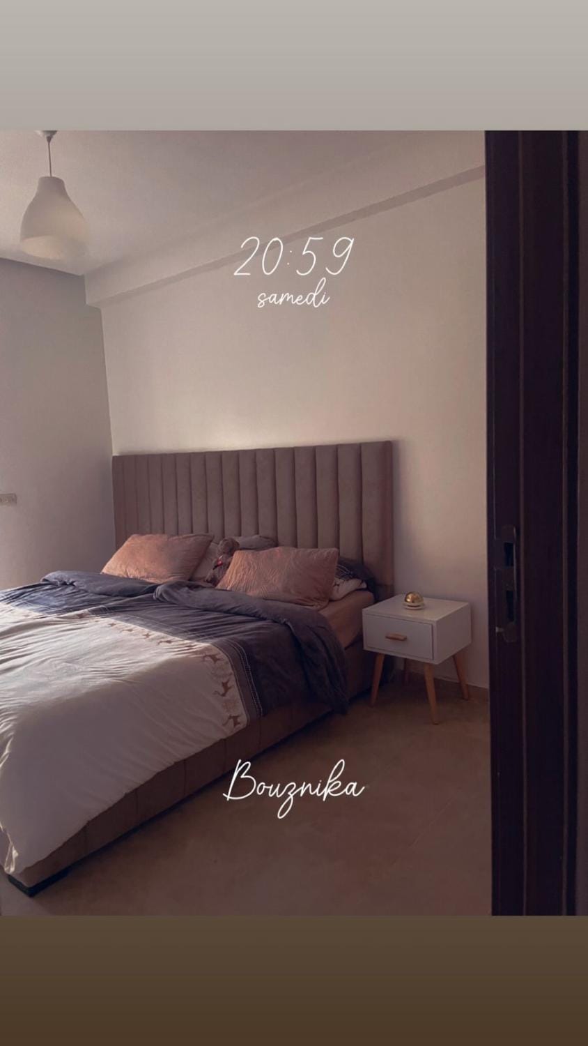 Appartement vu sur piscine à 5 minutes de la plage Apartment in Casablanca-Settat