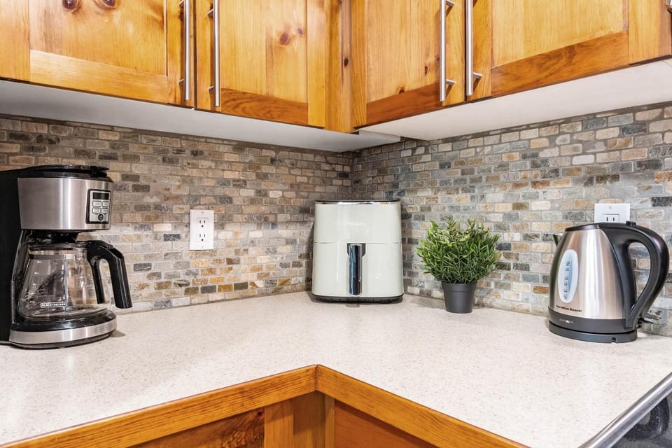 Coffee/tea facilities, toaster