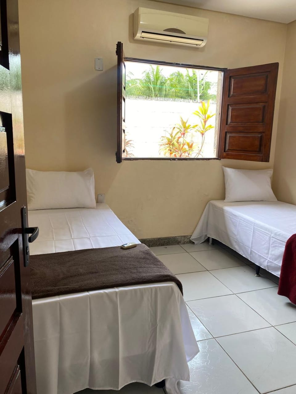Bedroom, air conditioner