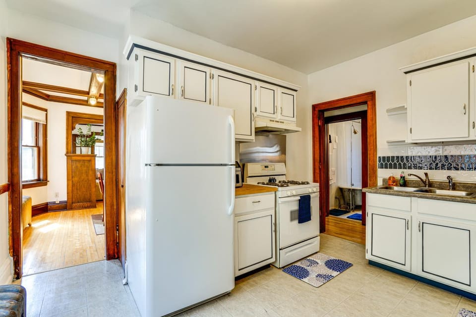 Extended Stays Welcome: 1 MI to North Loop House in Minneapolis