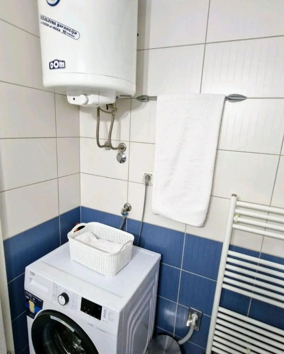 Bathroom, washing machine