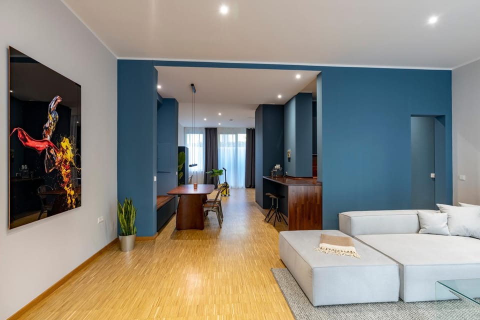 Living room, Photo of the whole room