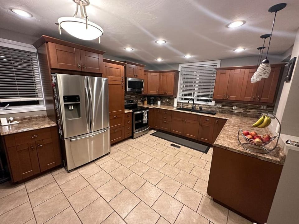 Kitchen or kitchenette, dishwasher, oven, pet friendly, stove, toaster