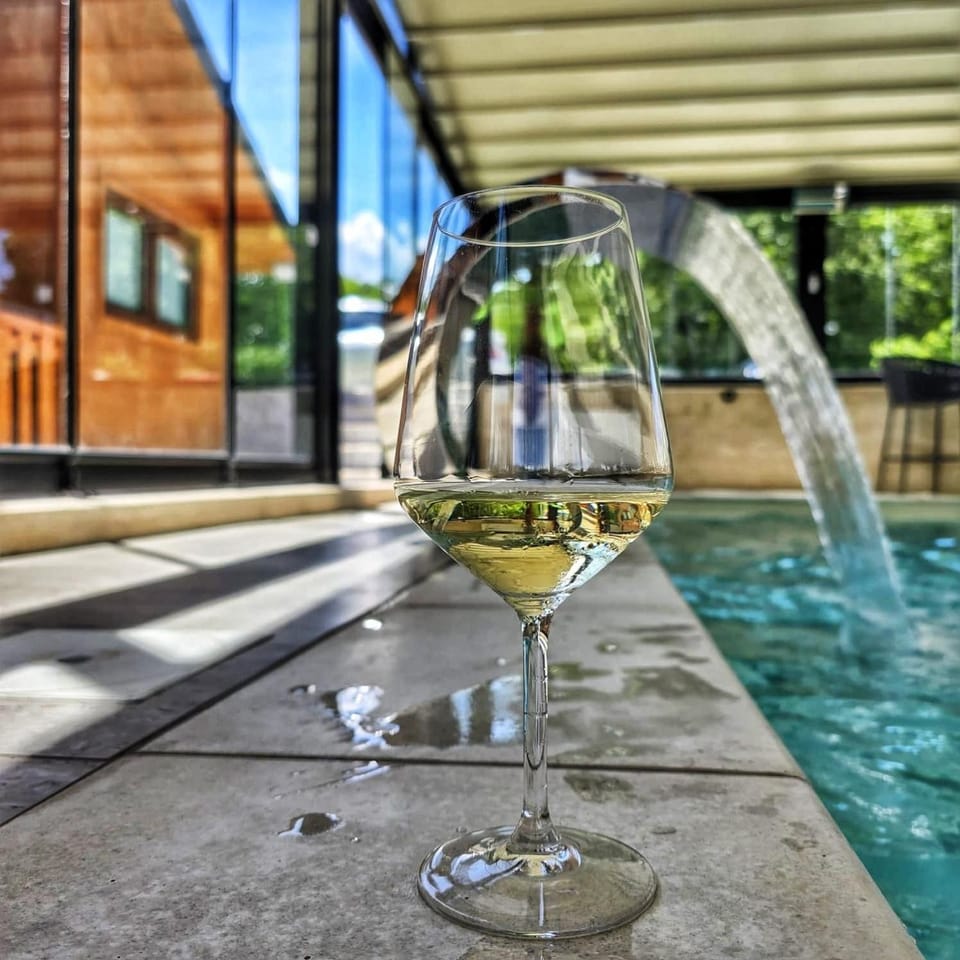 Food and drinks, Pool view, Swimming pool, Drinks, Alcoholic drinks
