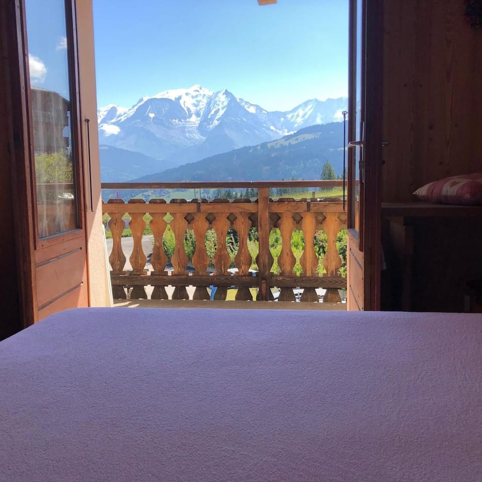 Balcony/Terrace, Balcony/Terrace, Bedroom, Mountain view