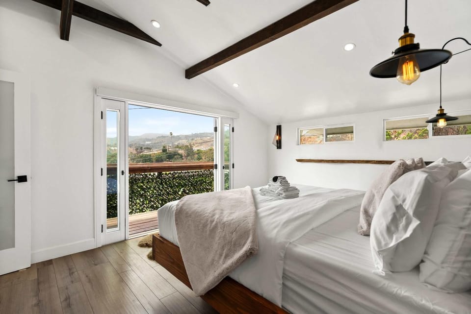 Pacific Palisades 4BR with Views by Colby and Conrad House in Pacific Palisades