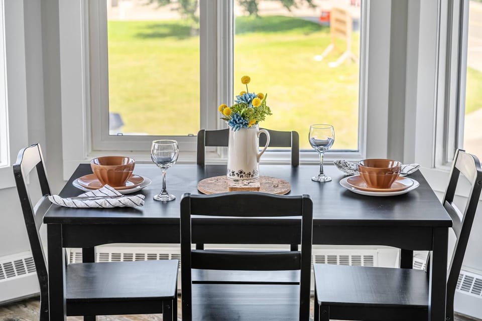 Lakefront Lookout 1BR Condo on Lakeshore Drive Apartment in Sylvan Lake
