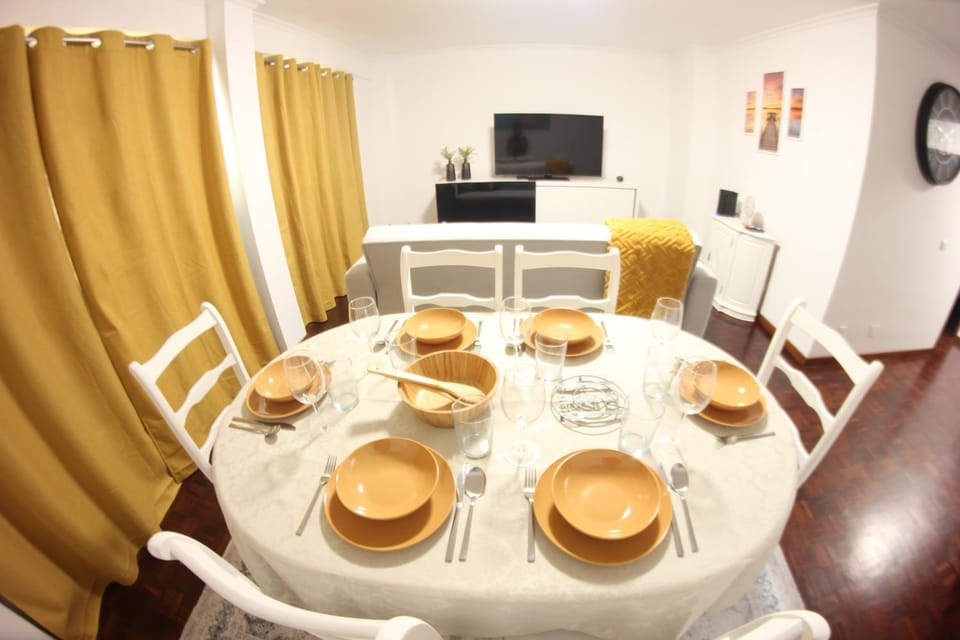 TV and multimedia, Living room, Dining area