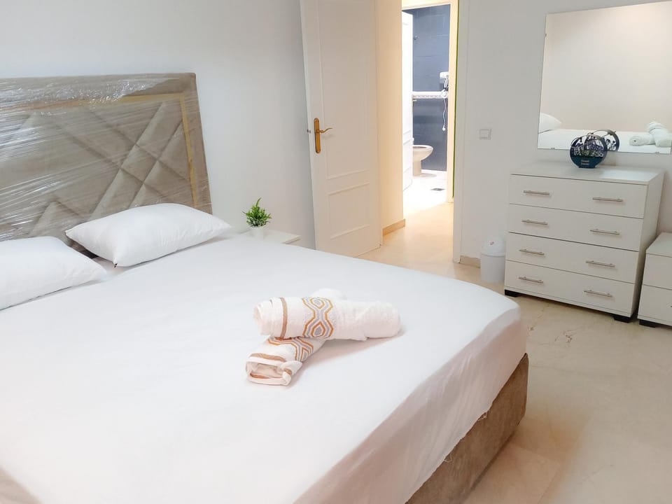 Bed, Photo of the whole room, Bedroom, towels, wardrobe