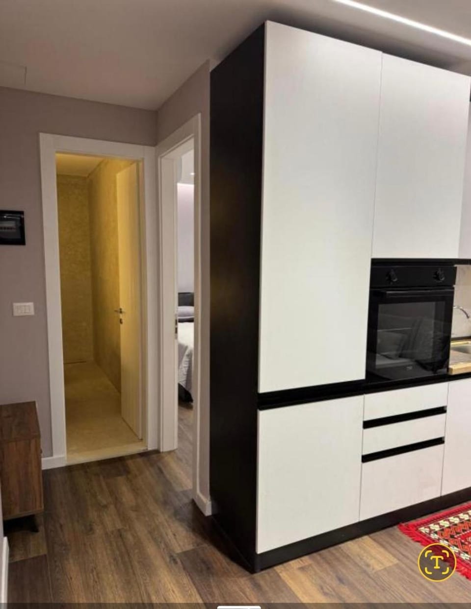 Kitchen or kitchenette, oven