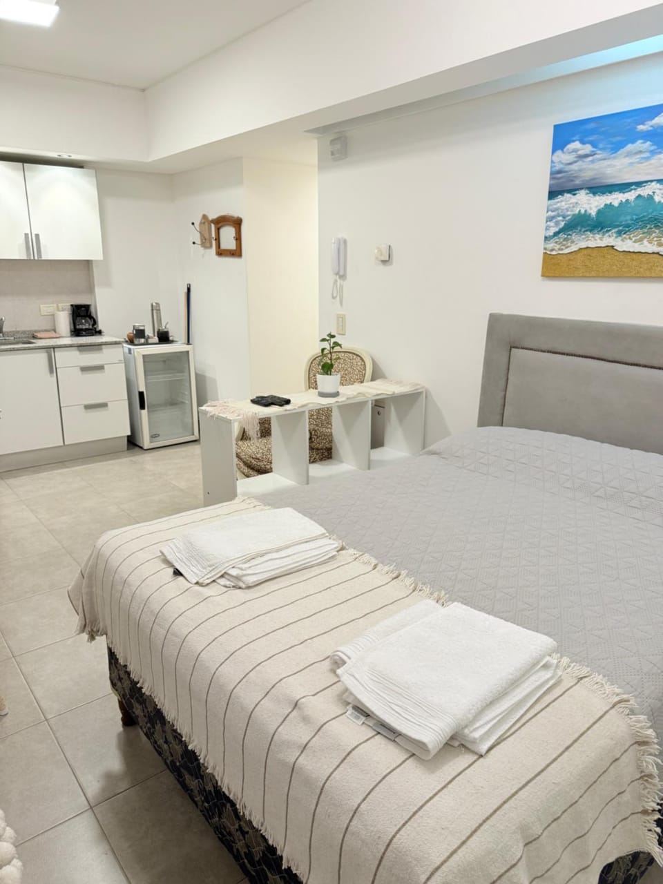Bed, towels