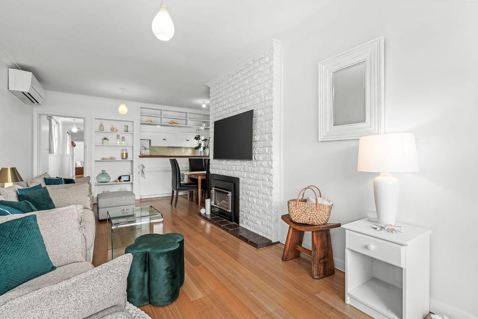 Communal lounge/ TV room, Kitchen or kitchenette, Living room, Seating area