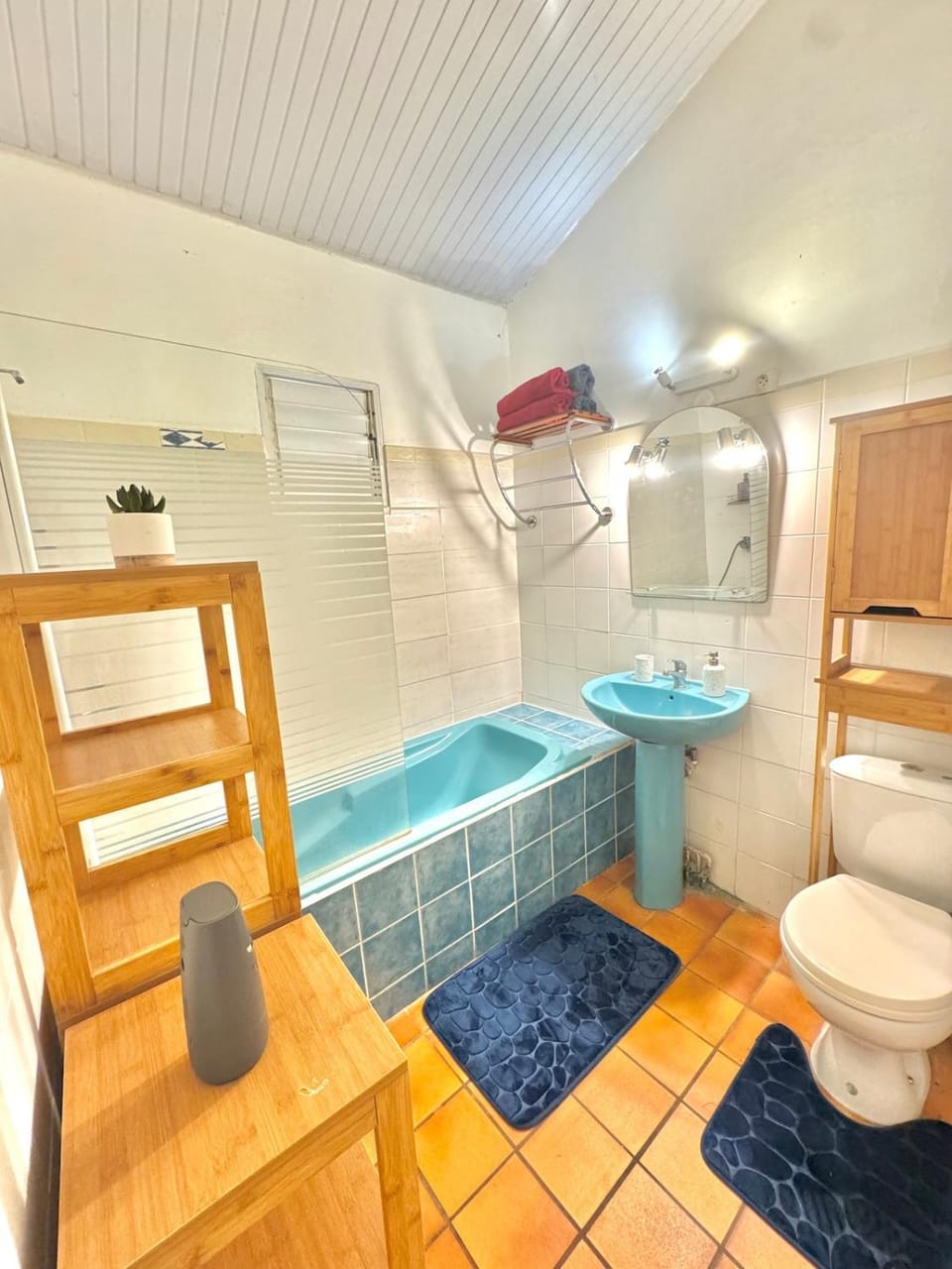 Bath, towels