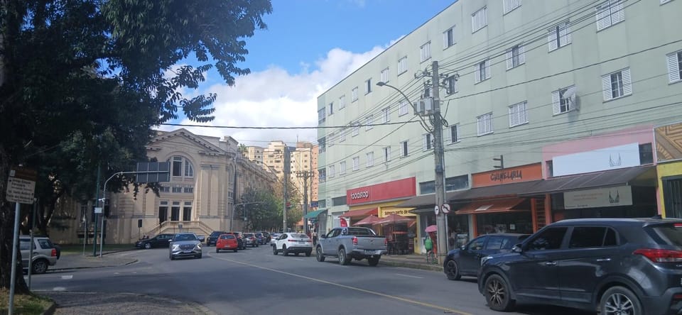 Apartamento 222 Pé na Praça 1 vaga Garagem 5 hóspedes Apartment in State of São Paulo