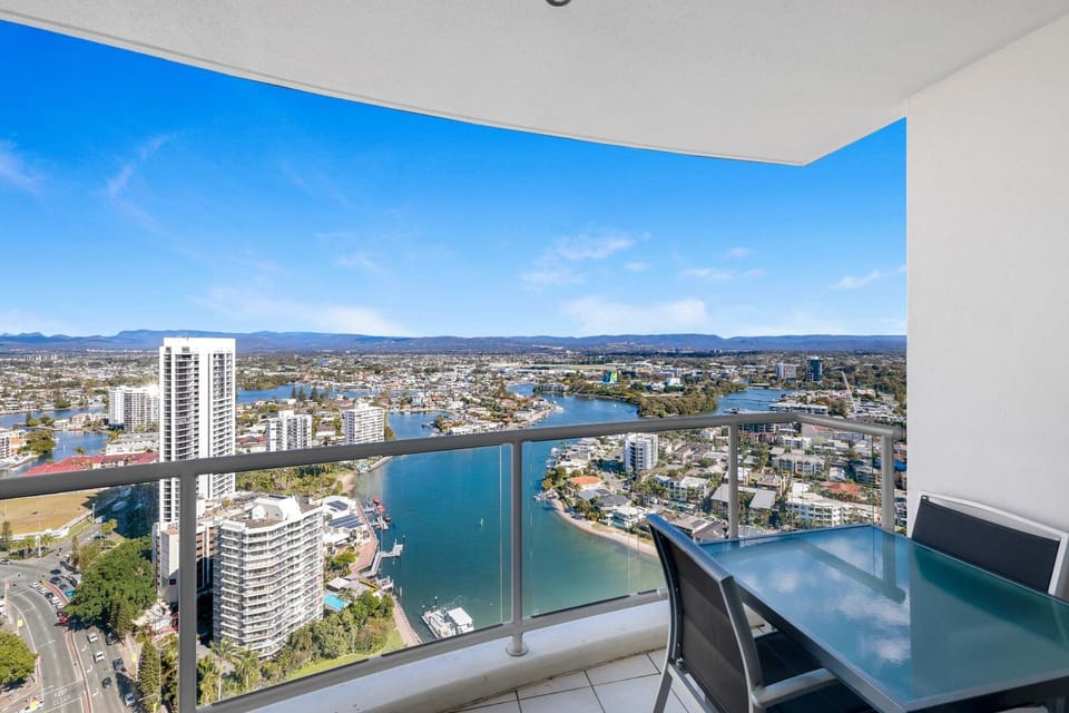 View (from property/room), Balcony/Terrace, City view, River view