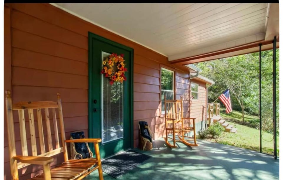 Little Bear Hideaway House in Sevier County