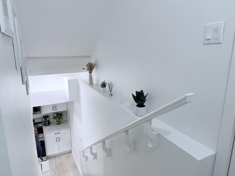Cozy 2BR Basement Rosenthal Stay by WEM with private entrance Apartment in Edmonton