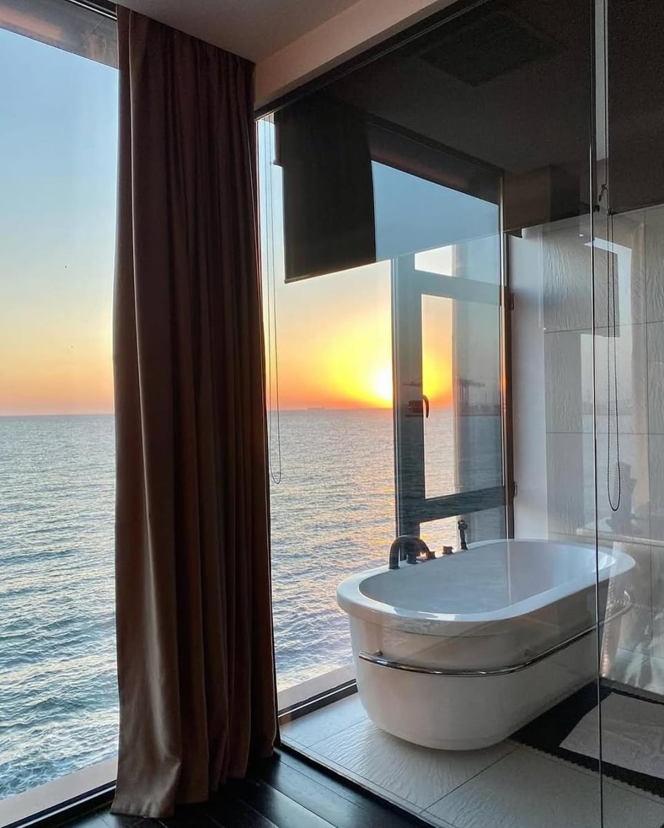 Natural landscape, Bathroom, Sea view, Sunset, Bath
