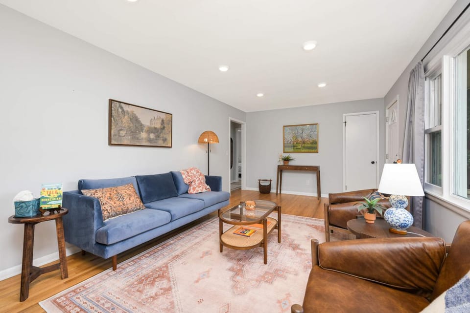 Living room, Seating area