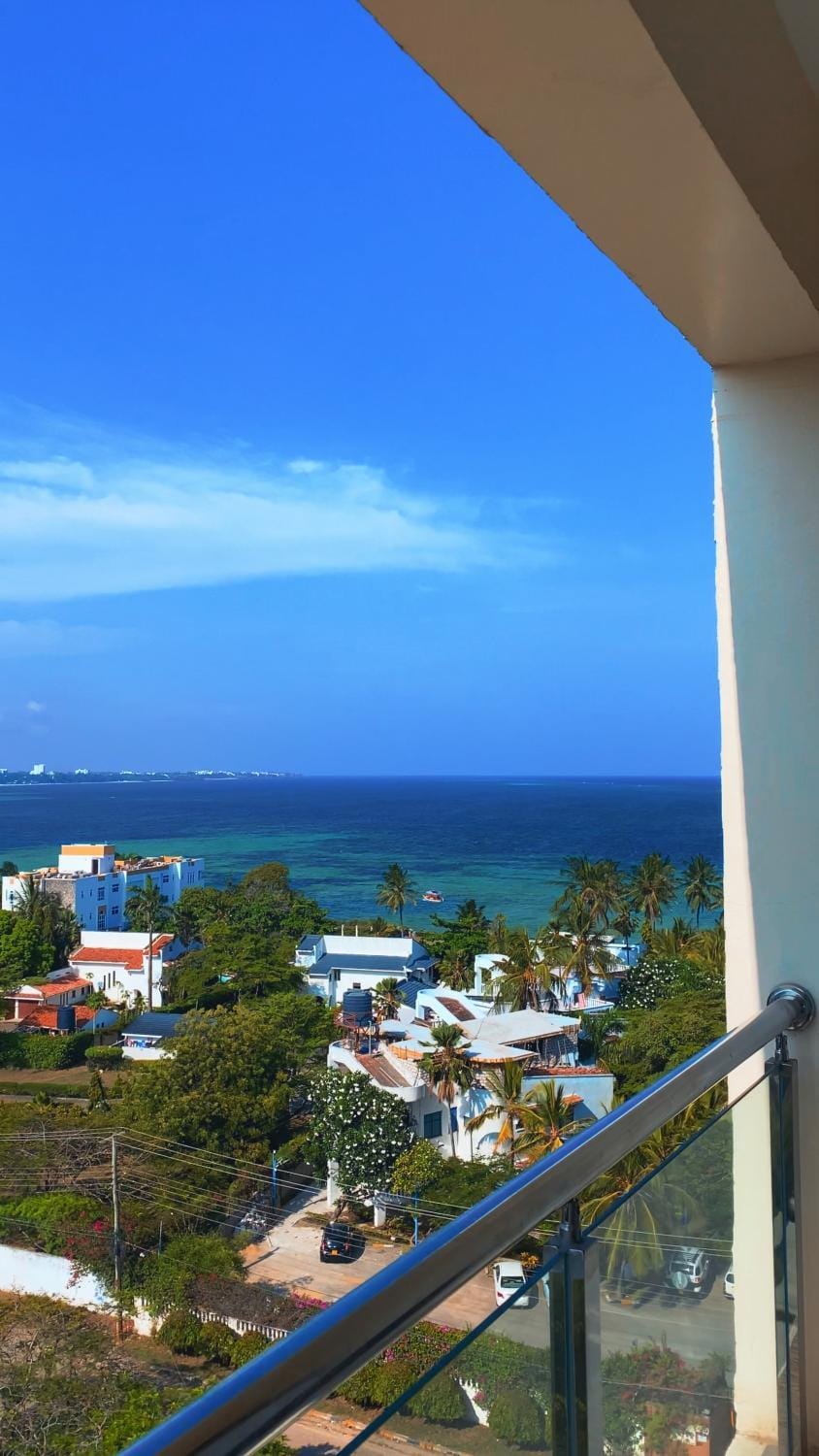 Bird's eye view, View (from property/room), Landmark view, Sea view, Street view, Quiet street view