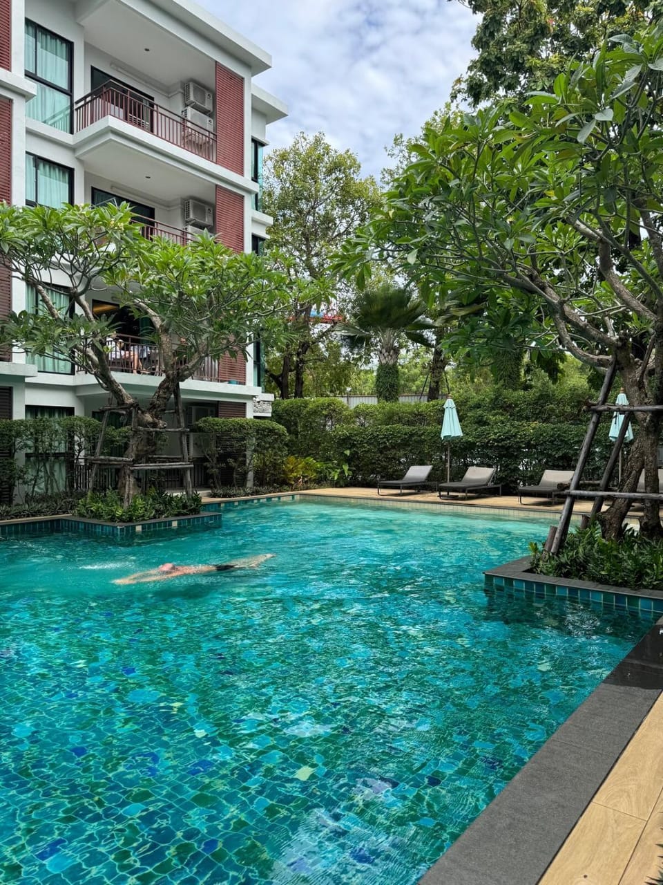 Property building, Day, Garden, Garden view, Pool view, Swimming pool, sunbed