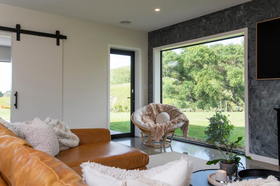 Spacious 5 Bed Home 2 Mins to Beach House in Gisborne