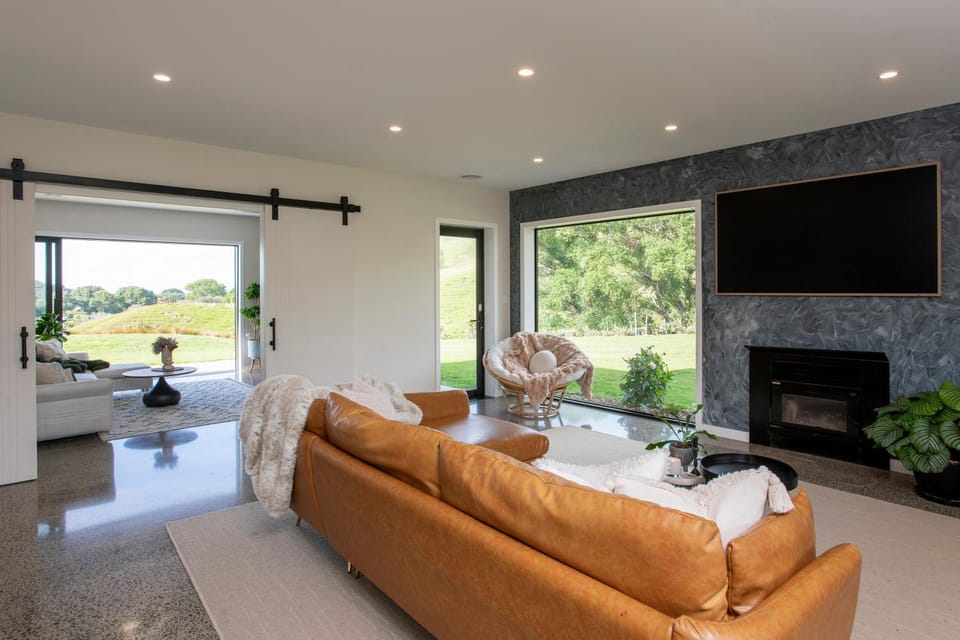 Spacious 5 Bed Home 2 Mins to Beach House in Gisborne