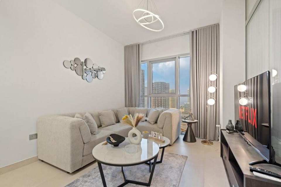 Stylish 1 BR C – Great Pool View Apartment in Abu Dhabi