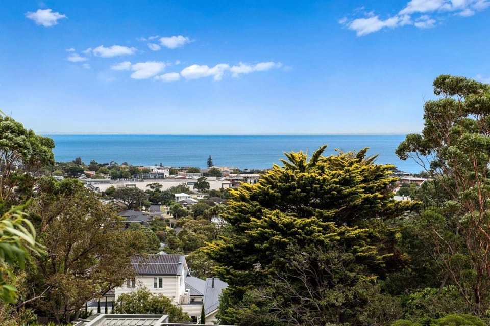 Beleura Views in Mornington House in Mornington