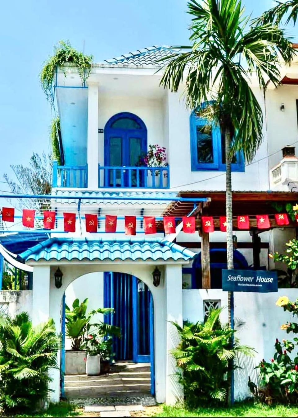 Hoi An beach seaflower villa Bed and Breakfast in Hoi An