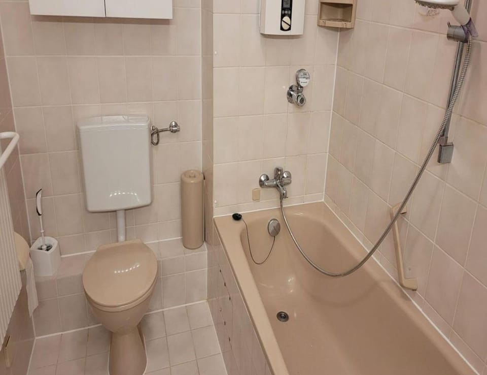 Toilet, Bathroom, Bath