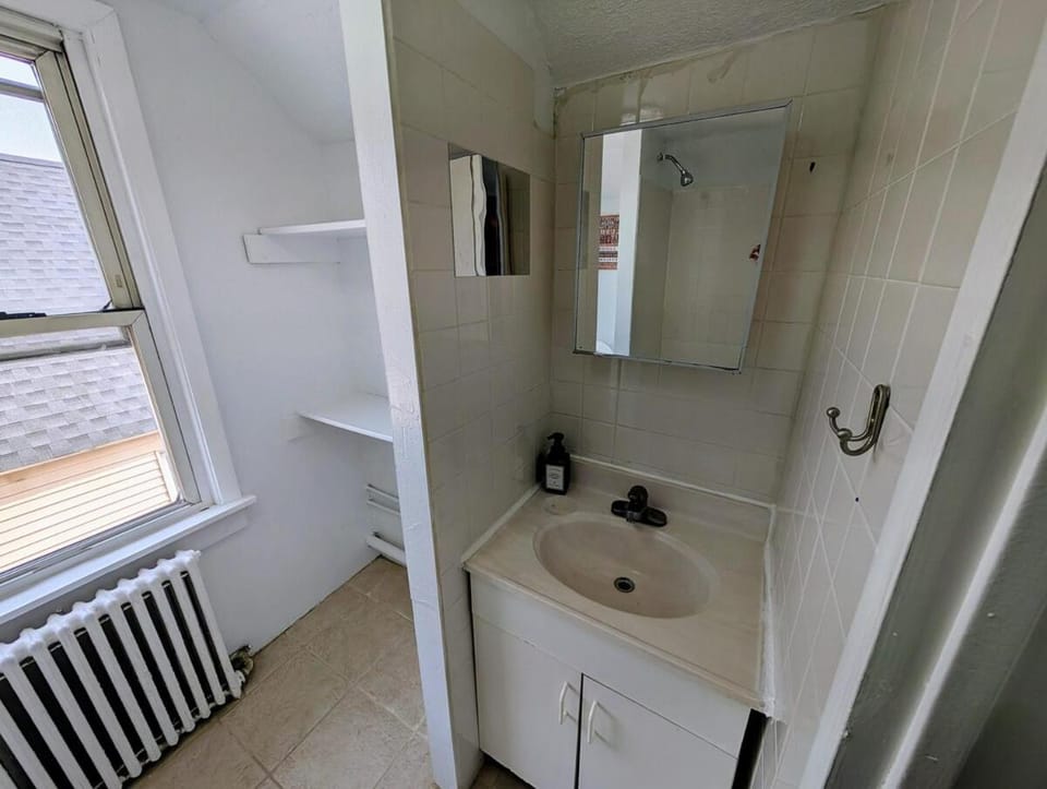 MUTED - Newly Renovated 2B 2BA apt! mins to PATH & NY! Apartment in Jersey City