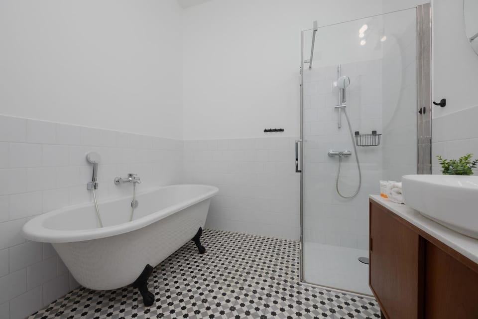 Bathroom, Bath