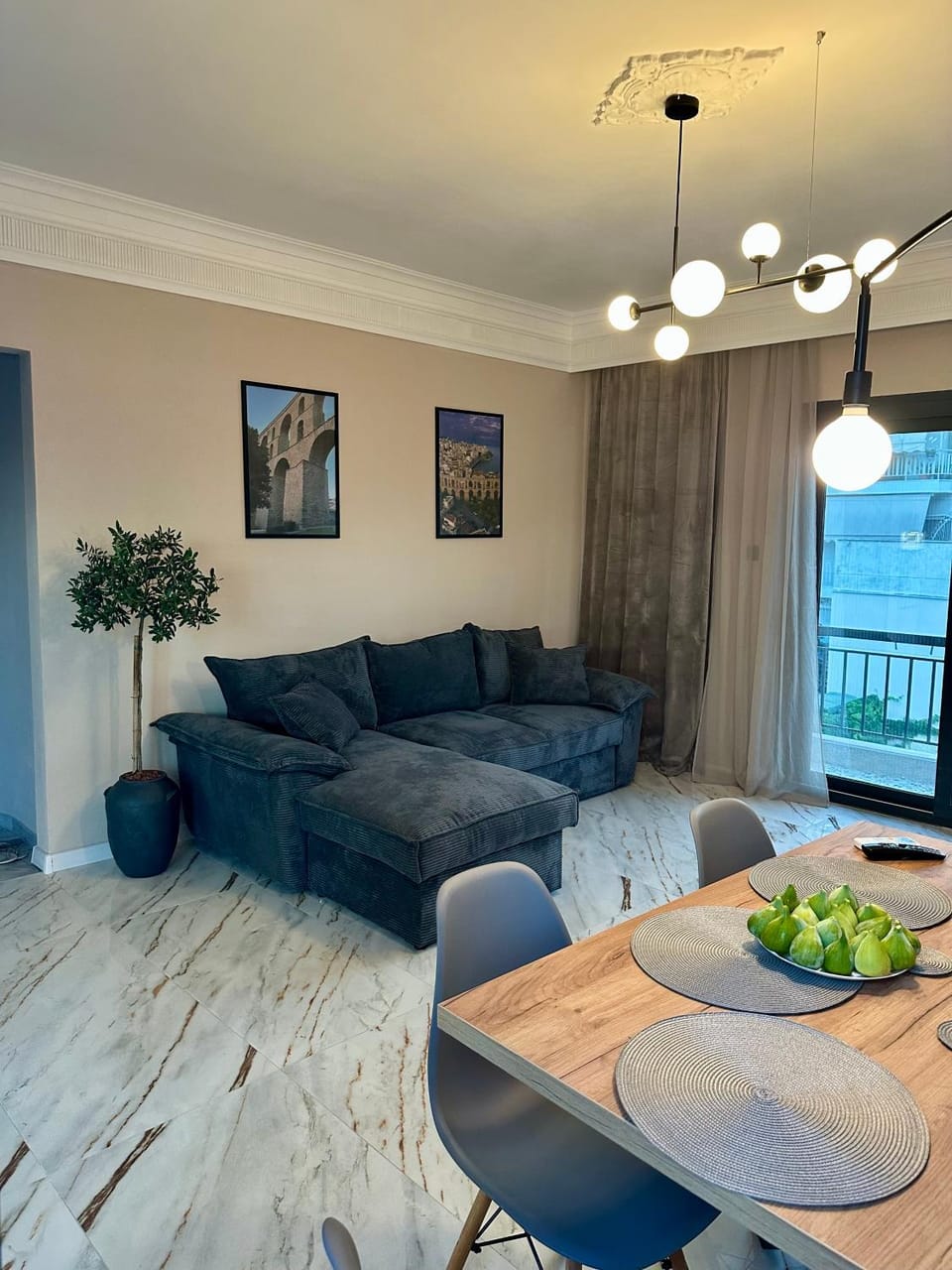 Living room, Dining area